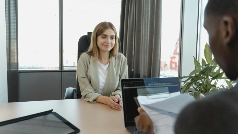 Primeiro emprego Crédito: Pexels