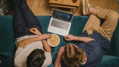 Filme e pipoca Crédito: Pexels